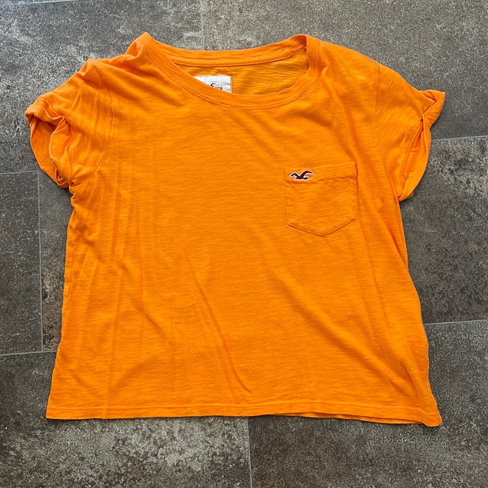 Hollister Cropped Pocket Tee. Small.